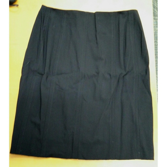 Akris Punto Tonal-Stitched Pencil Skirt - Picture 4 of 8